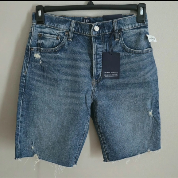 GAP Pants - Gap Women's High Rise Bermuda Short Size 4/27 Vintage Stretch Light Wash NWT